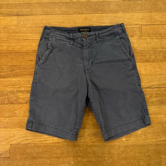 American Eagle blue khaki shorts size 28
 b46 - Picture 1 of 6